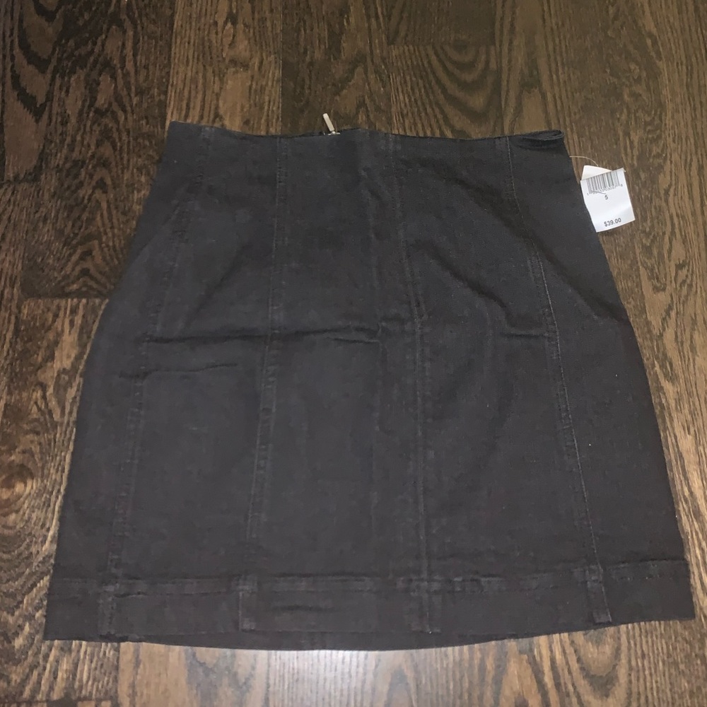 NWT Seamed denim skirt size 27